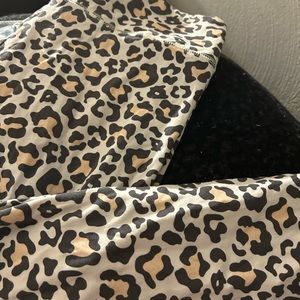 pinkish cheetah print leggings